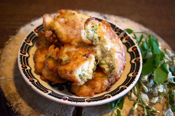 gogoși cu flori de salcâm